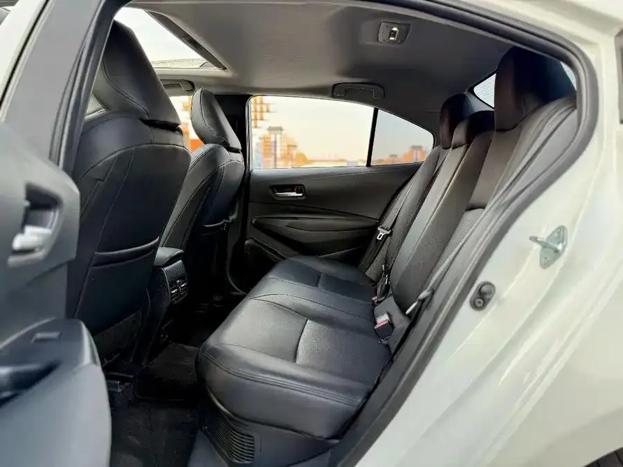 Toyota 2023 Lei Ling Shuangqing 1.8 Stepless Intelligent Electric Hybrid Deluxe Edition Automatic Gear 2