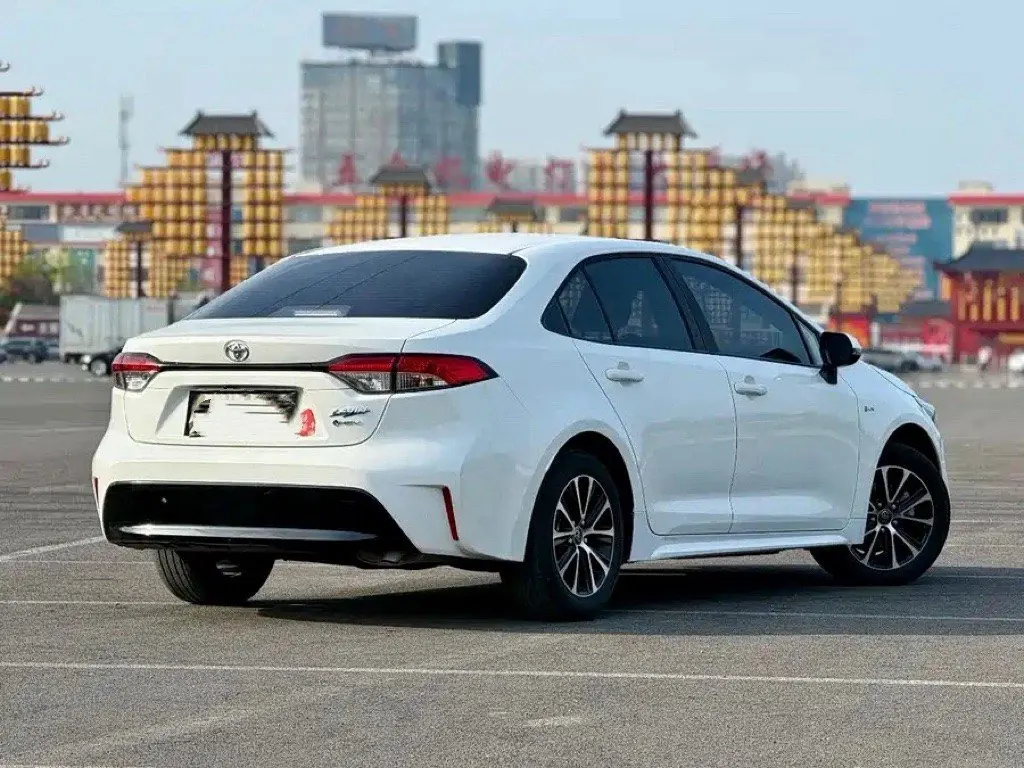 Toyota 2023 Lei Ling Shuangqing 1.8 Stepless Intelligent Electric Hybrid Deluxe Edition Automatic Gear 6