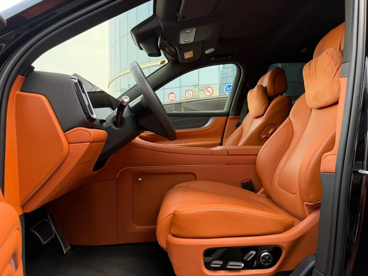 AITO 2025 AITO M9 extended range Ultra version 52kWh5 seat version automatic gear 3