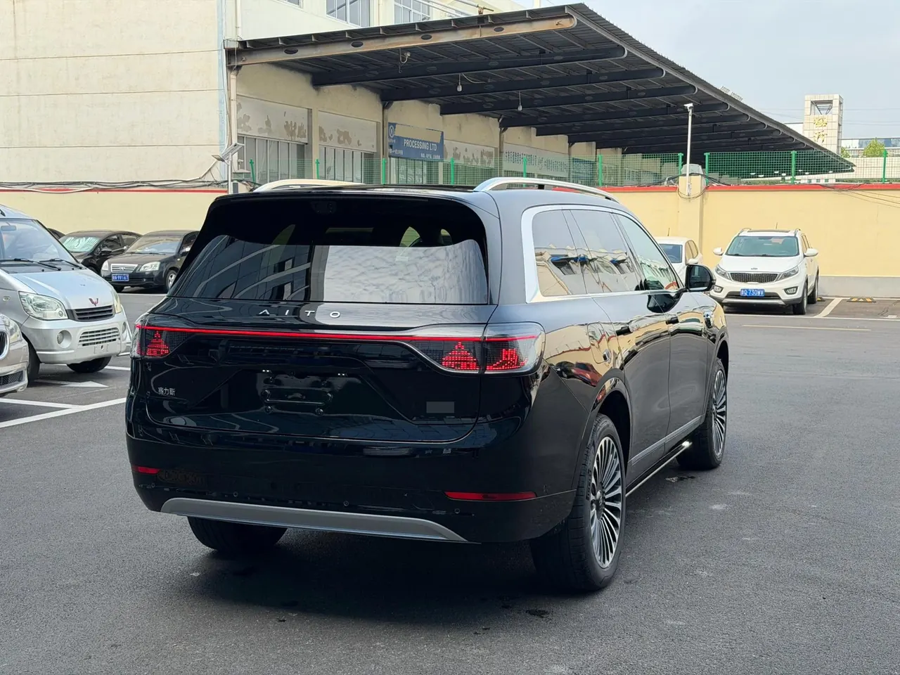AITO 2025 AITO M9 extended range Ultra version 52kWh5 seat version automatic gear 7