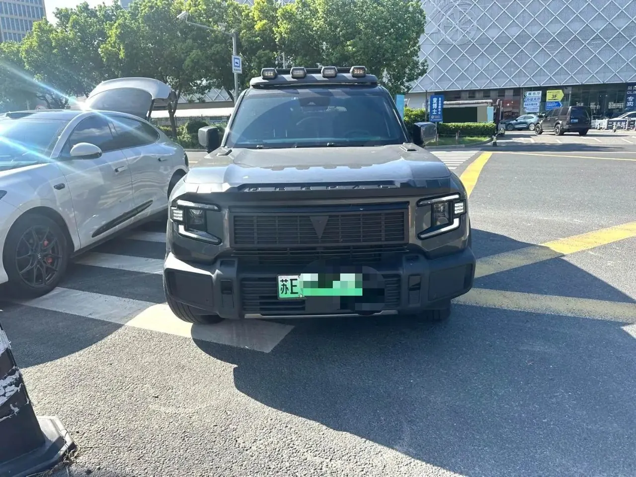 ChangAn Deepal 2024 G318 four-wheel drive air suspension version of automatic gear 3