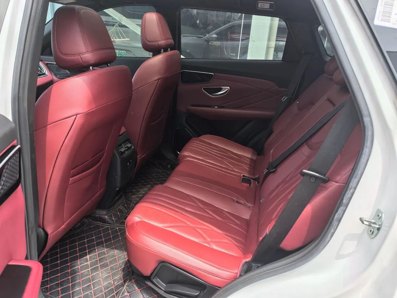 Jetour 2025 X70 PLUS 1.5T Deluxe Surging Edition 7-seat Automatic Gear 9