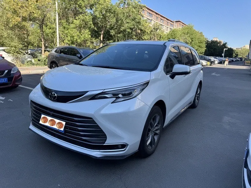 Open image lightbox: Toyota 2024 Sana 2.5 Stepless Four-wheel Drive Premium Edition Automatic Transmission