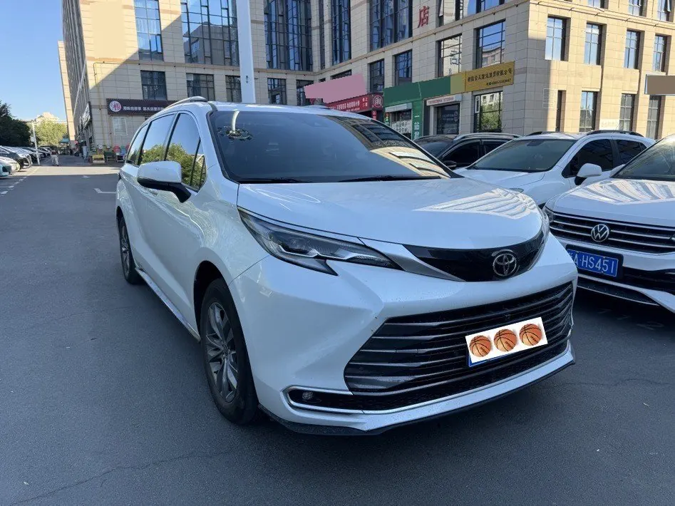 Toyota 2024 Sana 2.5 Stepless Four-wheel Drive Premium Edition Automatic Transmission 3