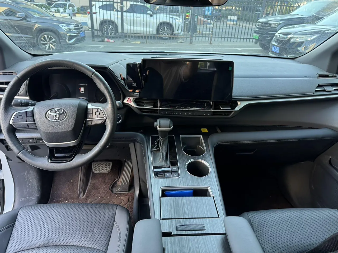 Toyota 2024 Sana 2.5 Stepless Four-wheel Drive Premium Edition Automatic Transmission 8