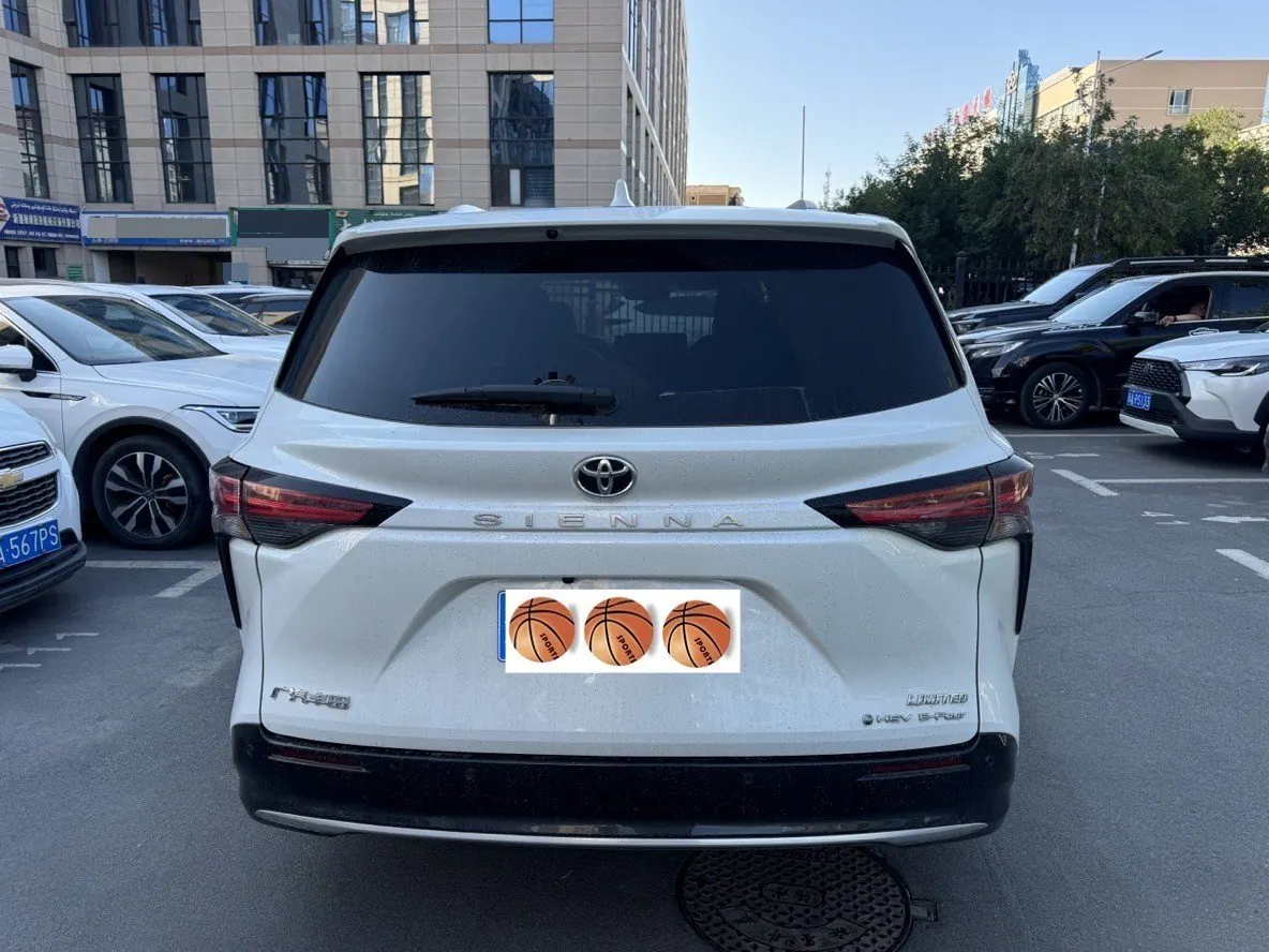 Toyota 2024 Sana 2.5 Stepless Four-wheel Drive Premium Edition Automatic Transmission 9