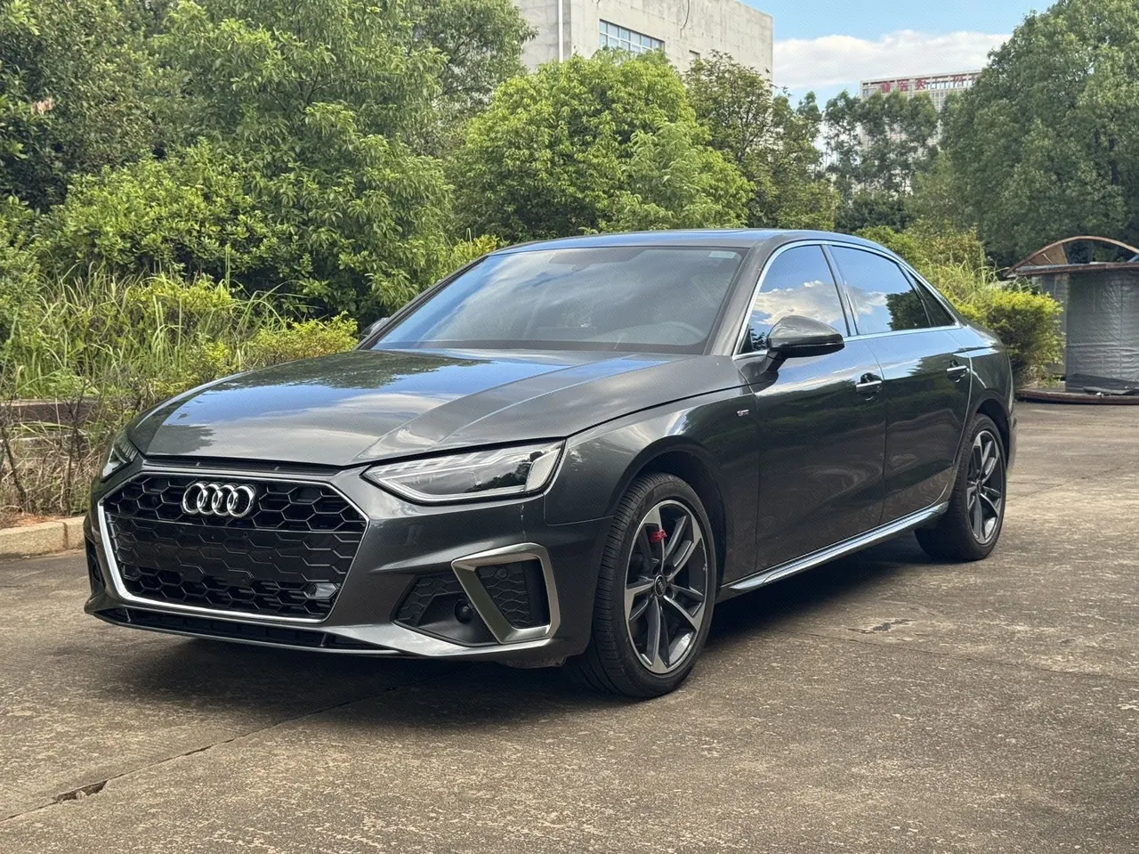 Open image lightbox: Audi 2023 A4L 2.0TFSI 40TFSI Fashion Dynamic Automatic
