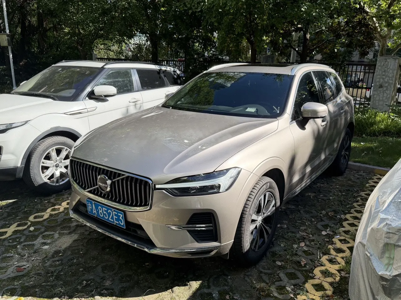 打开图片灯箱:Volvo 2024 XC60 48V 2.0T B5 4-wheel-drive Zhiyi Deluxe Edition Automatic Gear