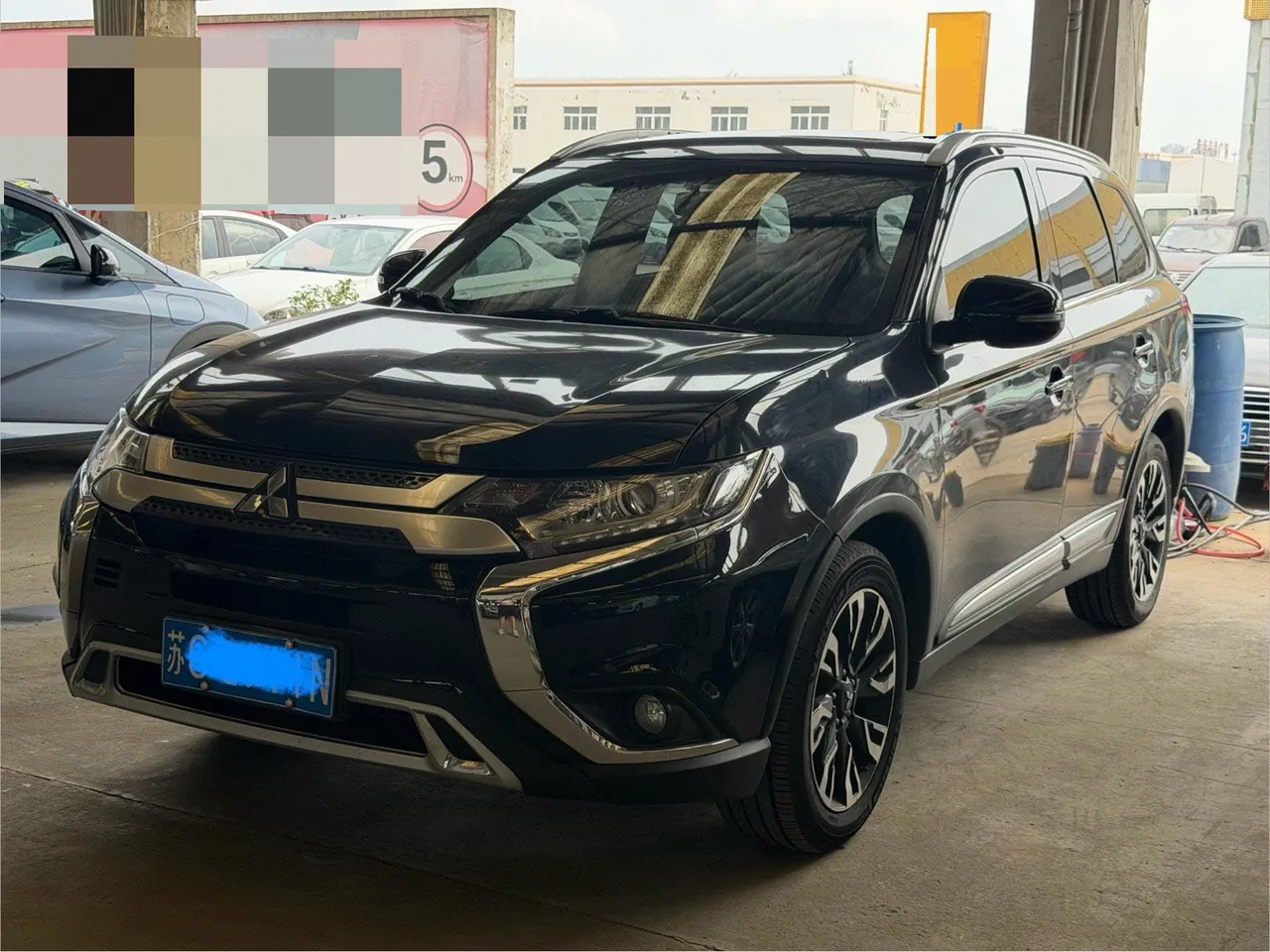 打开图片灯箱:Mitsubishi 2021 Outlander 2.0 Stepless Two-Drive Enjoy Edition 7-seat (Changed) Automatic Gear