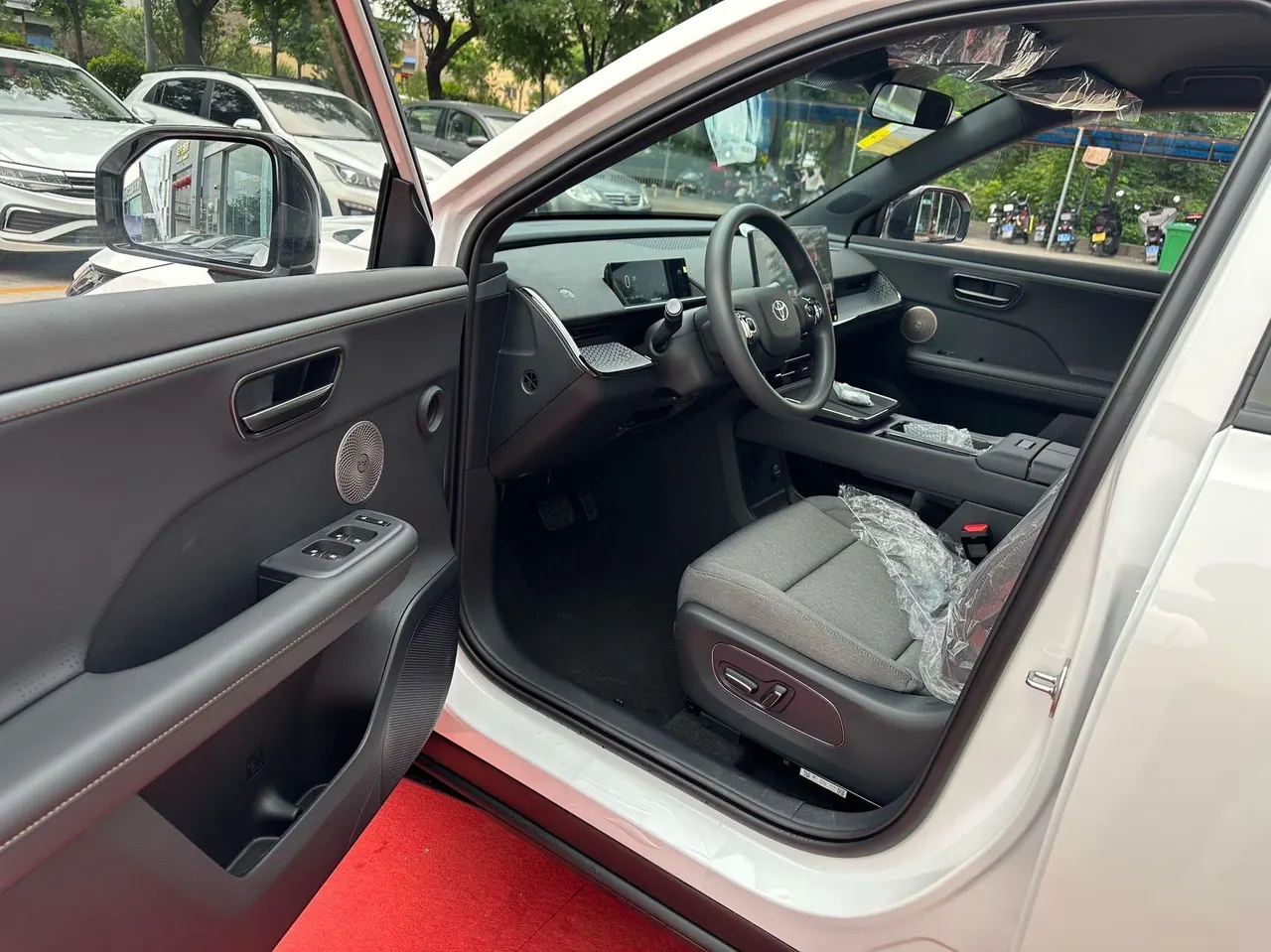 Toyota 2026 platinum wisdom 3X 430 Air automatic gear 4
