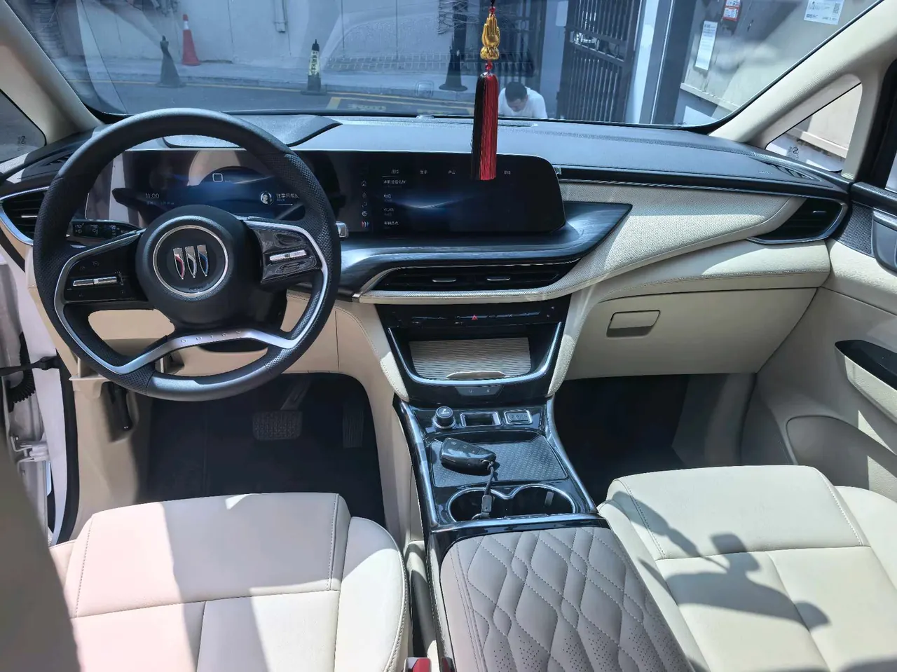 Buick 2025 GL8 Lu Shang 1.5T First Edition 7-seat Automatic Gear 4