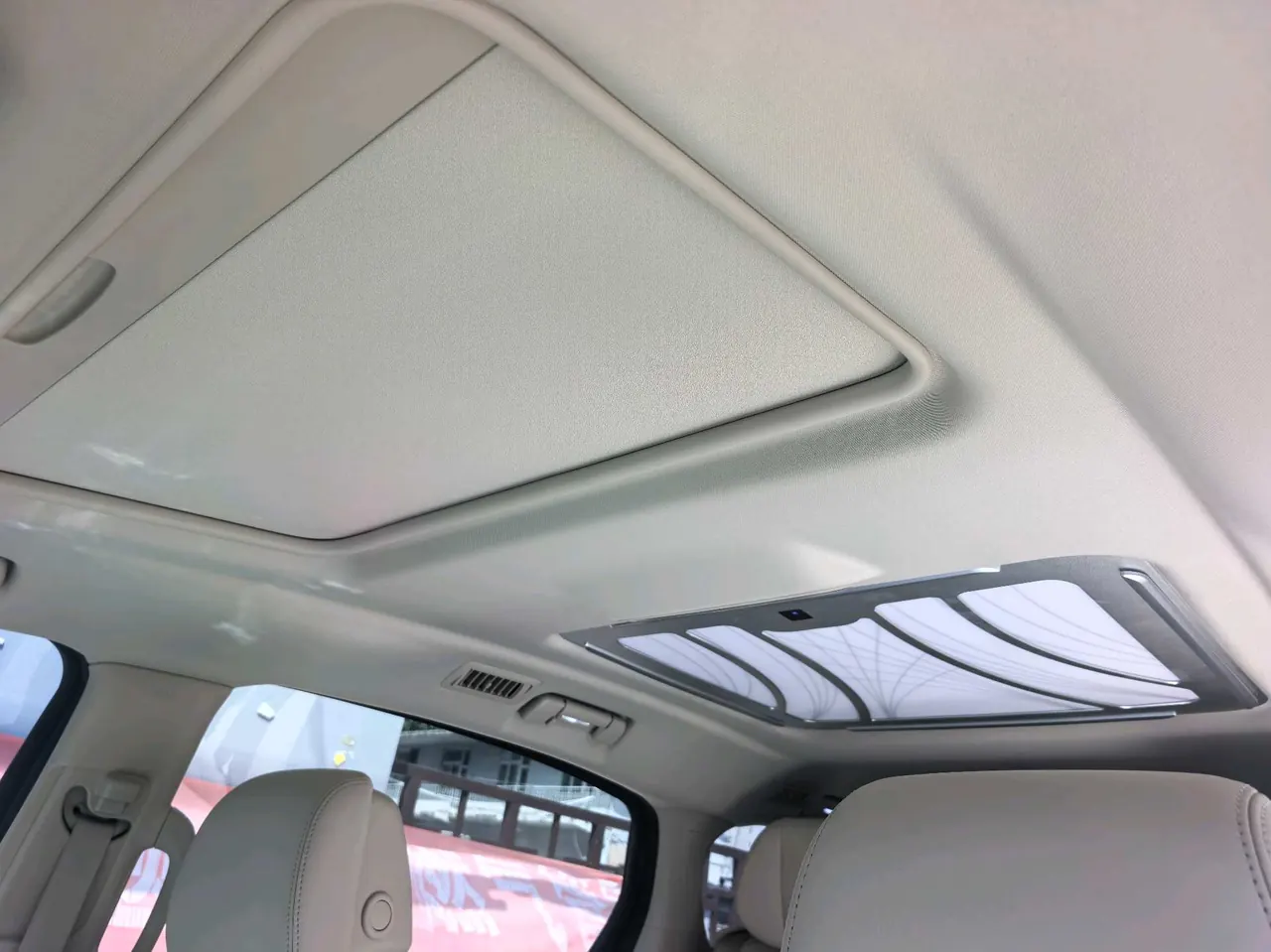 Buick 2025 GL8 Lu Shang 1.5T First Edition 7-seat Automatic Gear 5