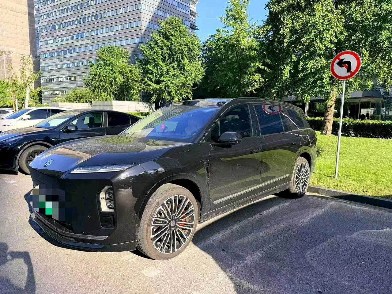 打开图片灯箱:NIO 2026 ES8 6‑Seater Executive Signature Edition Automatic Transmission
