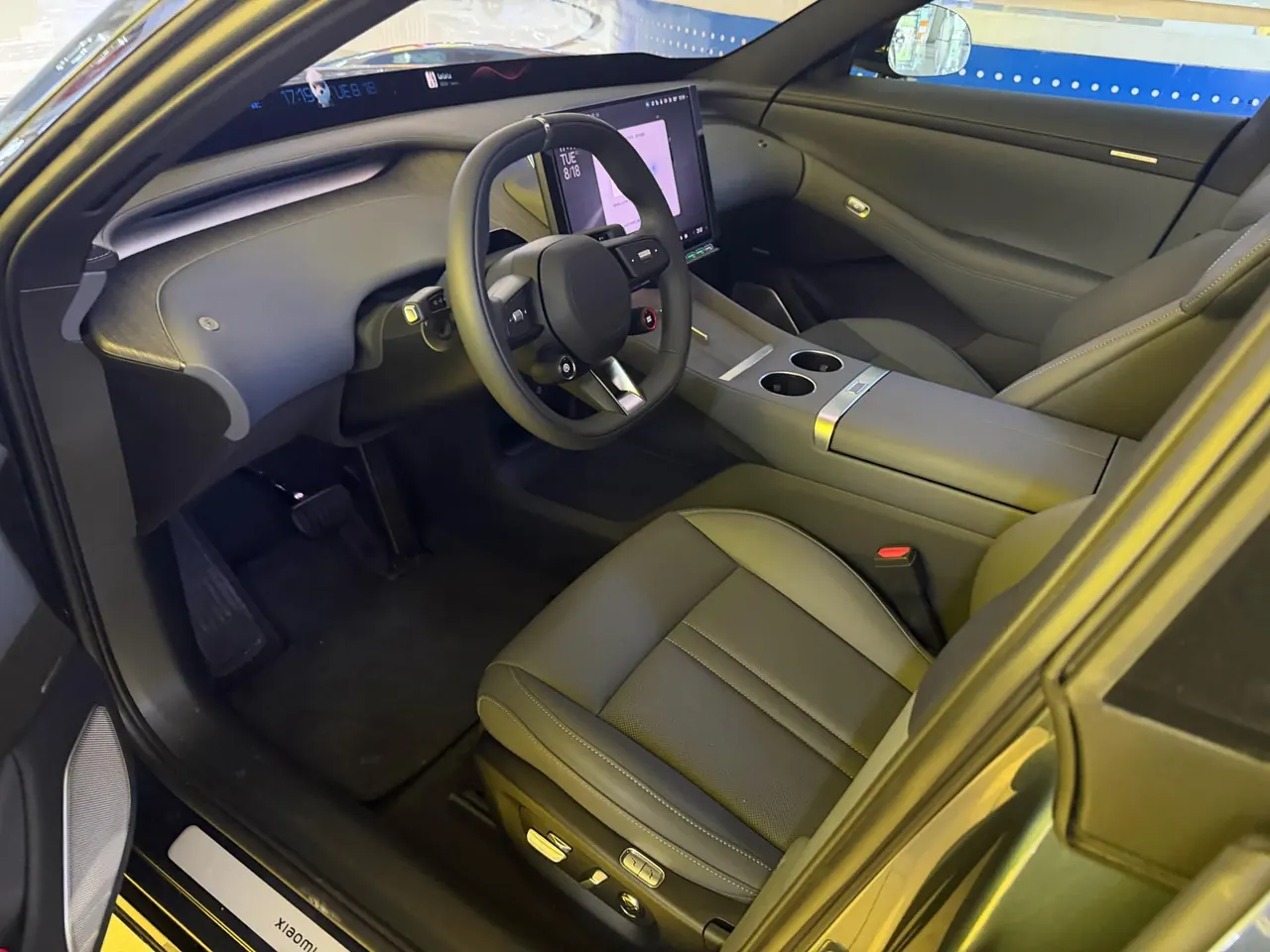 MI 2025 YU7 Long Endurance Four-wheel Drive Pro Edition Automatic Gear 4