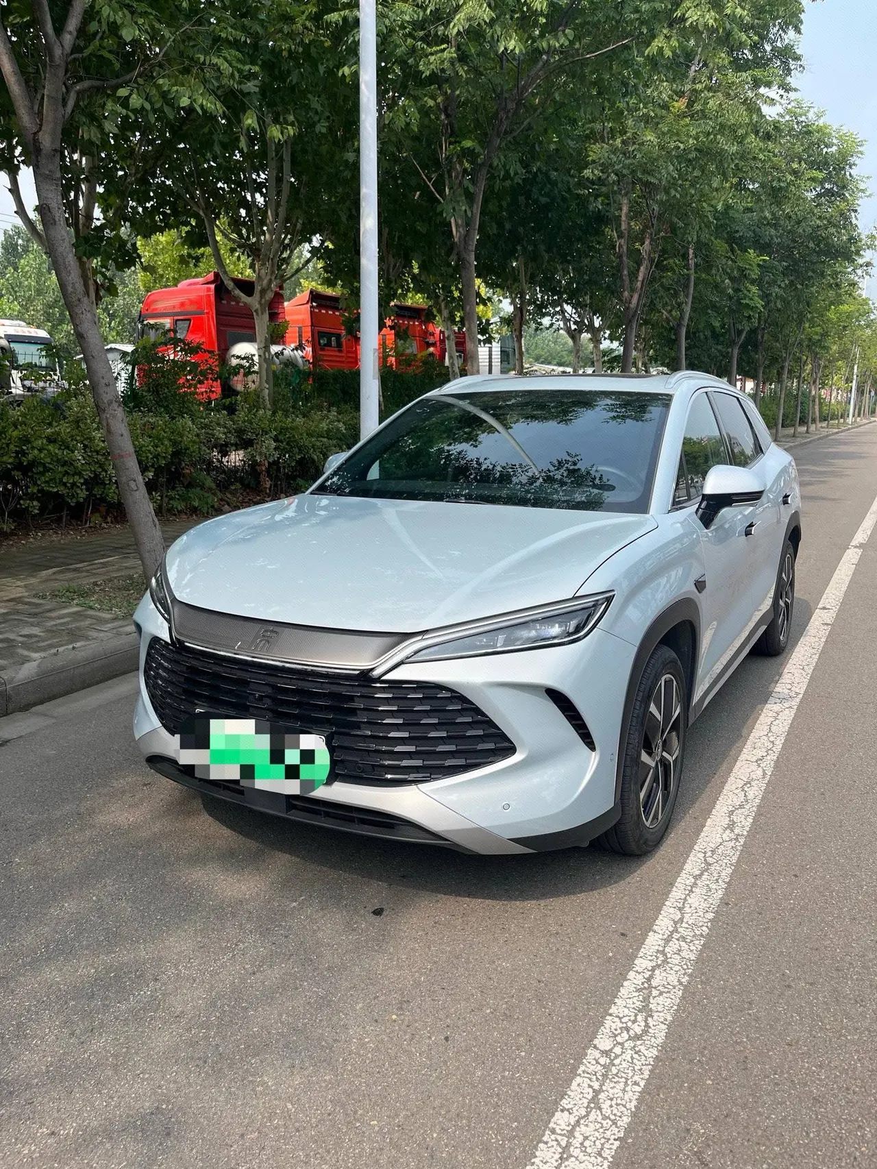 打开图片灯箱:BYD 2025 Song L DM-i 1.5 Stepless Smart Driving Edition 160km Exceed Automatic Transmission