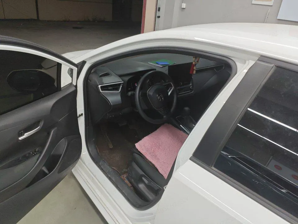 Toyota 2023 Lei Ling Shuangqing 1.8 Stepless Intelligent Electric Hybrid Leading Edition Automatic Gear 5