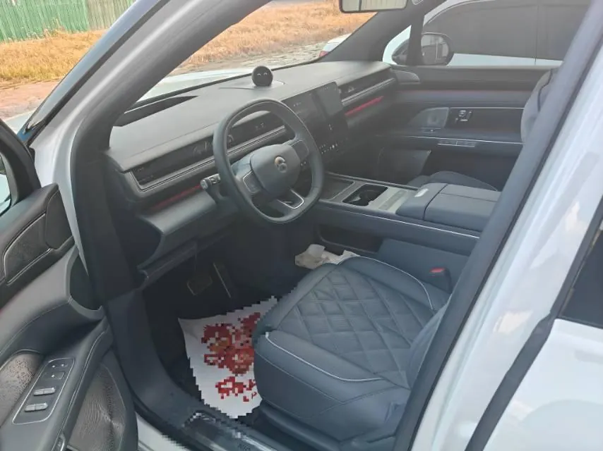 NIO 2026 ES8 6-seat executive deluxe automatic gear 3