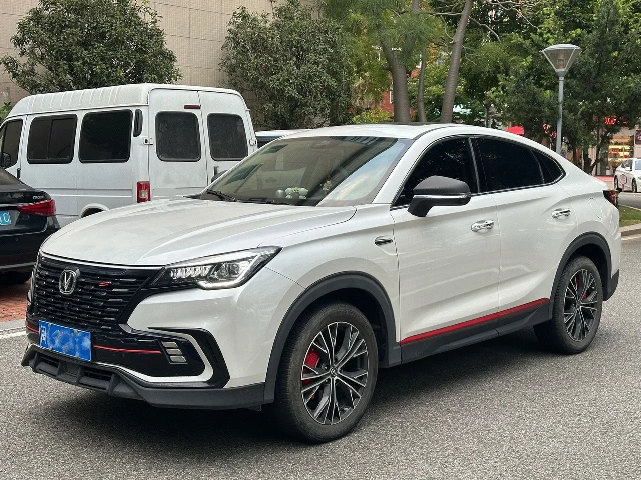 Open image lightbox: ChangAn 2023 CS85 COUPE 2.0T Luxury Automatic
