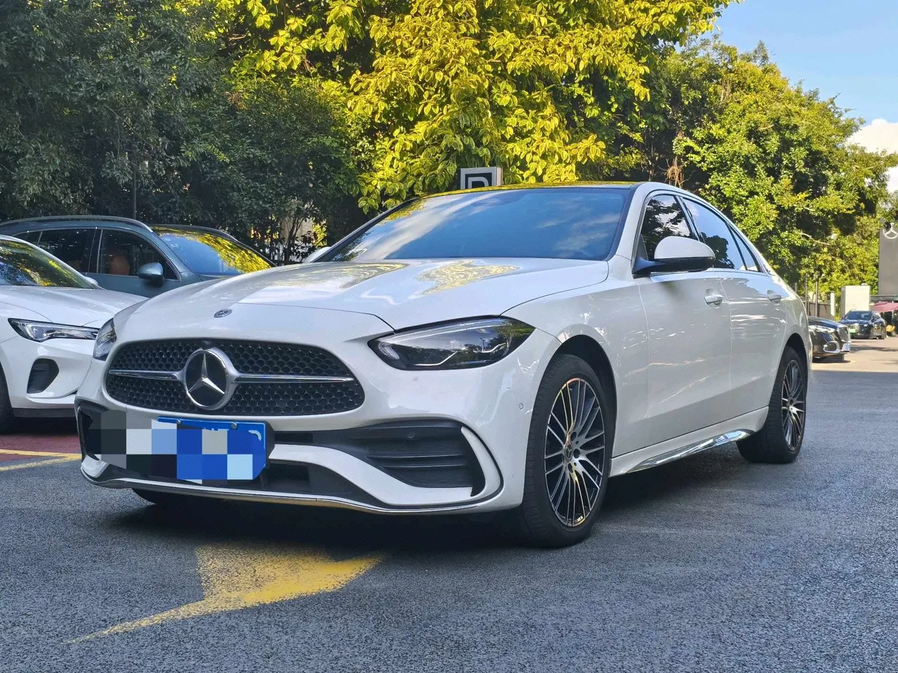 打开图片灯箱:Mercedes Benz Class C 2023 C 260 L 48V 1.5T Sports Edition Automatic Gear