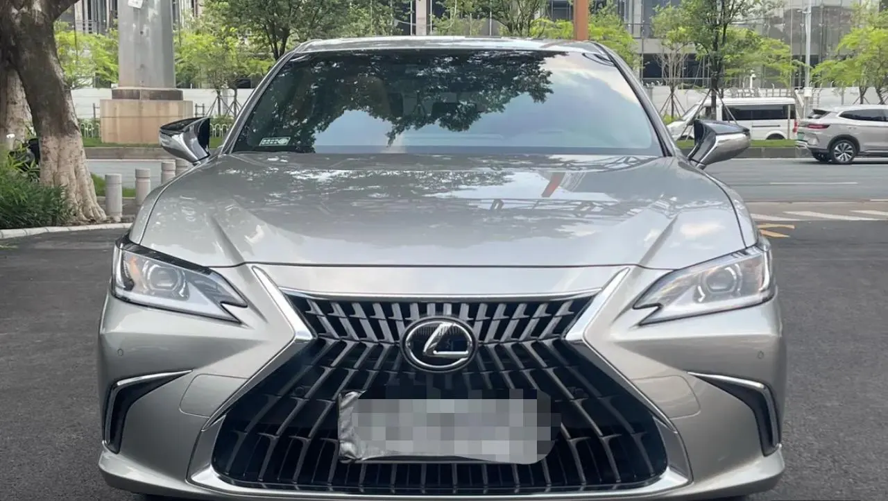 Lexus ES (Imported) 2023 ES200 2.0 Stepless Premium Edition Automatic Gear 2