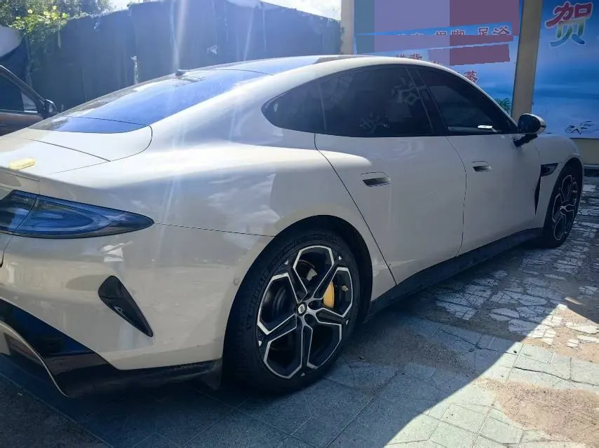 MI 2024 SU 7 700km Rear Drive Long Endurance Smart Driving Edition Automatic Gear 6