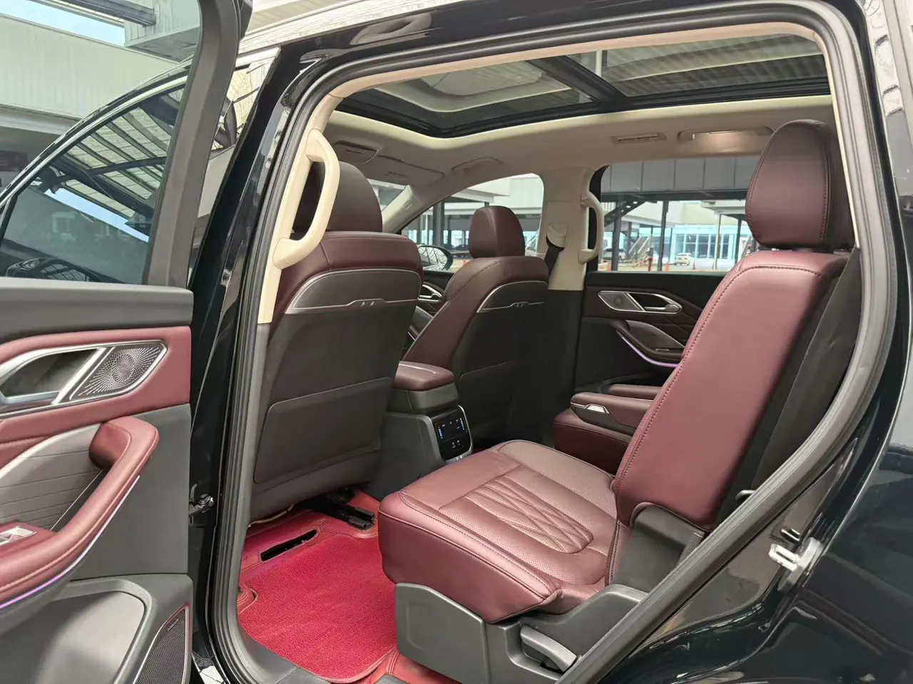 HongQi 2024 HS7 PHEV 2.0T 4-wheel drive flag smooth version 6-seat automatic gear 9