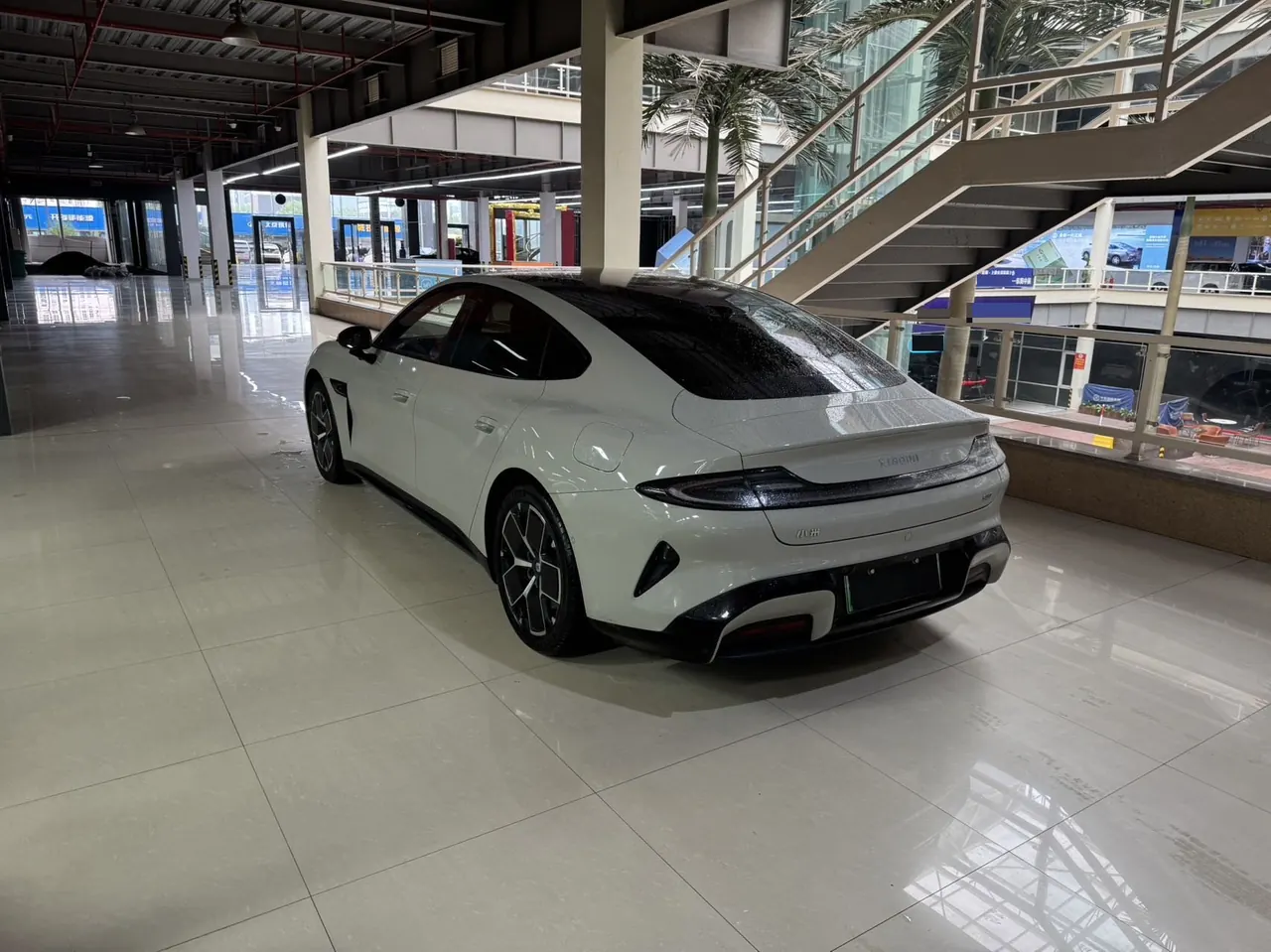 MI 2024 SU 7 700km Rear Drive Standard Founding Edition Automatic Gear 3