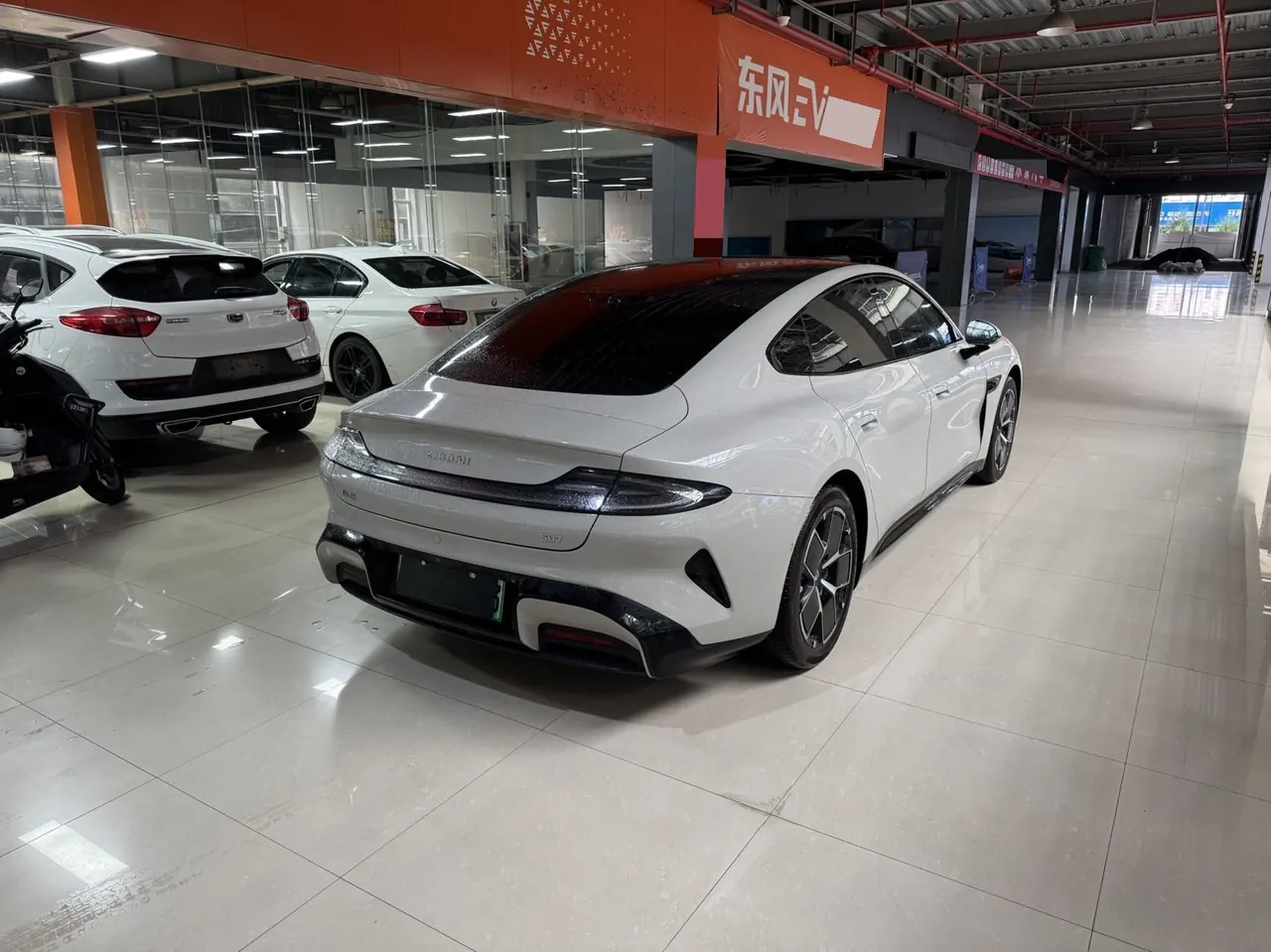 MI 2024 SU 7 700km Rear Drive Standard Founding Edition Automatic Gear 5