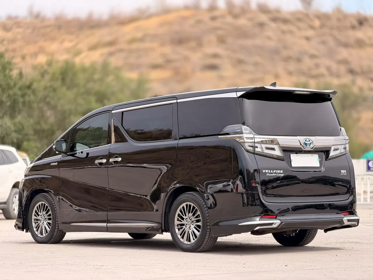Toyota Wilfa (Imported) 2020 Wilfa 2.5 Stepless HV Distinguished Edition Automatic Gear 7