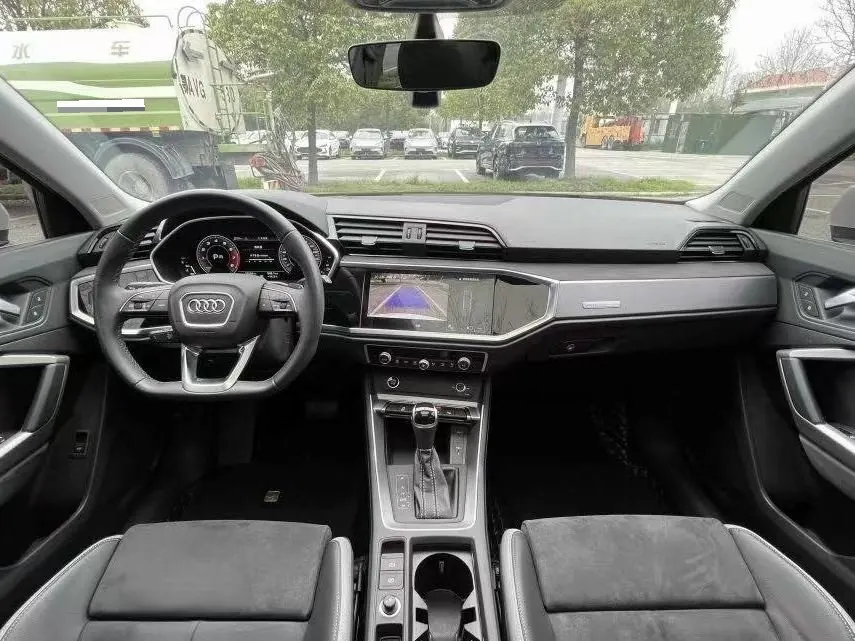Audi 2021 Q3 1.4TFSI 35TFSI Fashion Dynamic Automatic 4