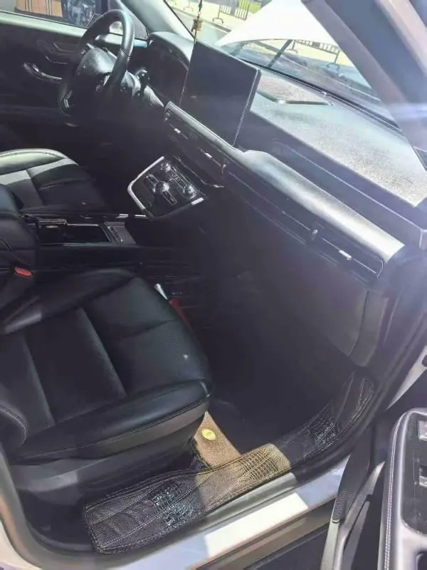 Lincoln 2021 adventurer 2.0T two-wheel drive Zunyue version automatic gear 5