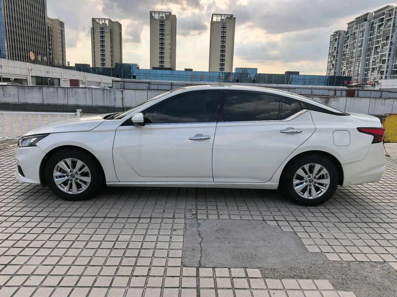 Nissan 2020 Teana 2.0 Stepless XL Comfort Edition Automatic Gear 3
