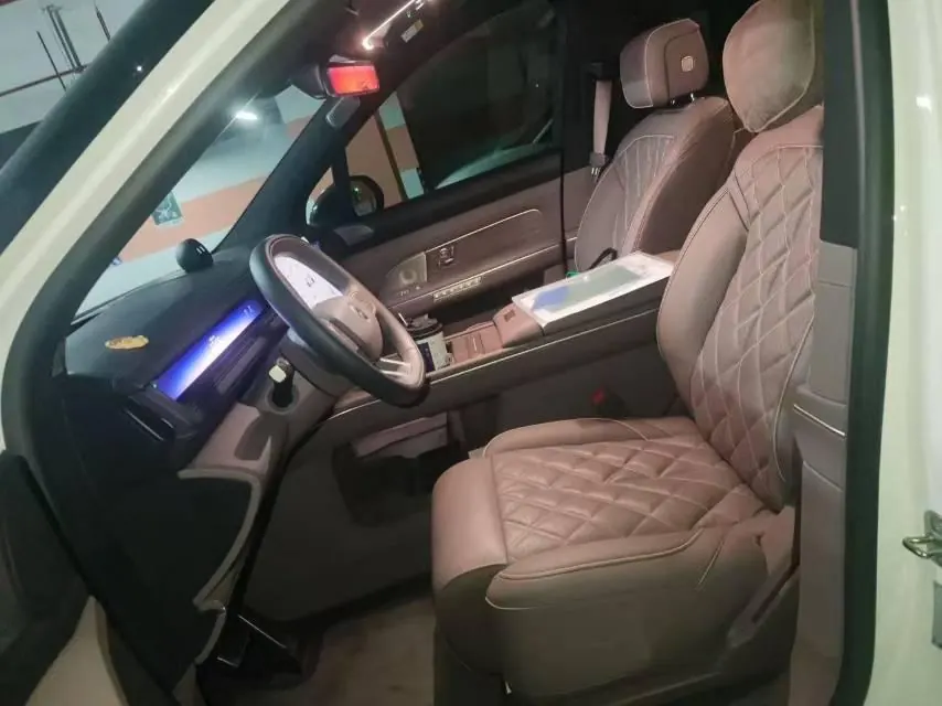 NIO 2026 ES8 6-seat executive deluxe automatic gear 4