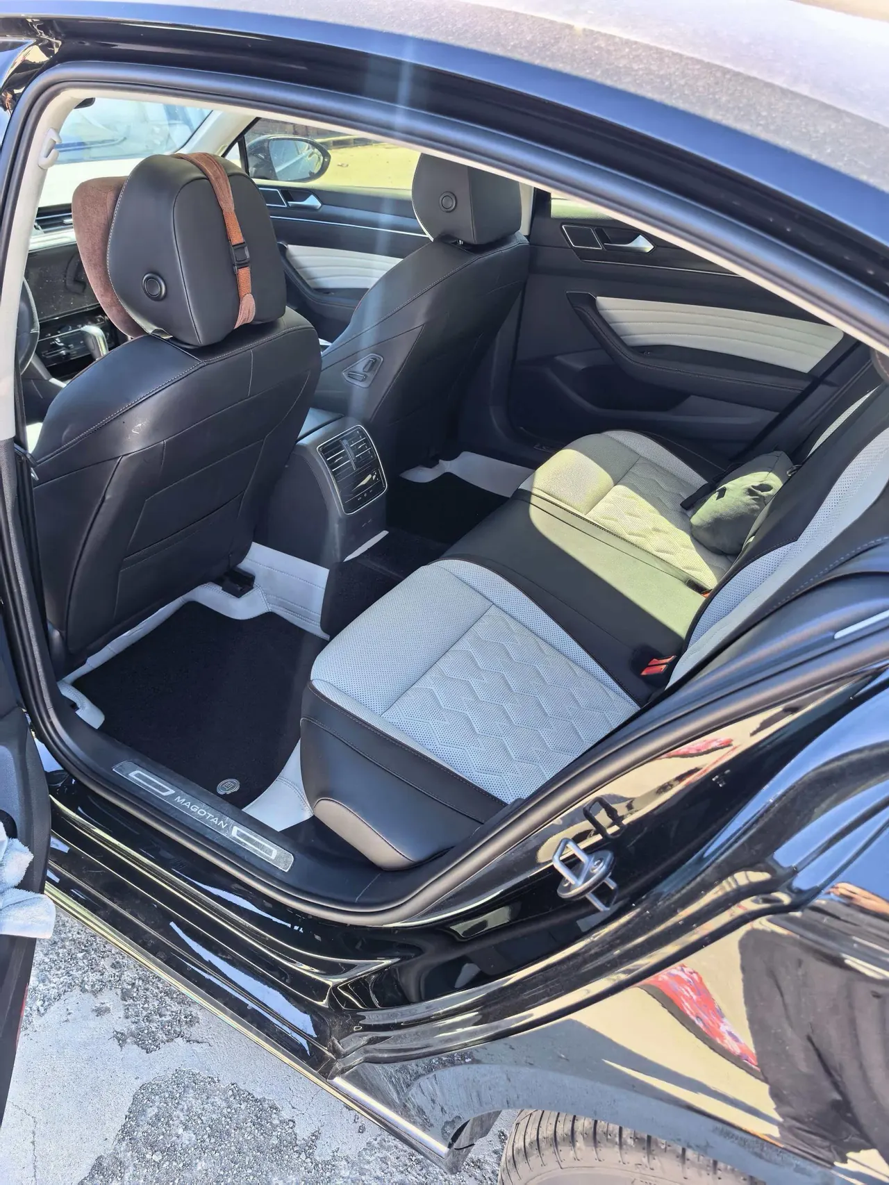 Volkswagen 2025 Magotan 2.0TSI 330TSI 2 million luxury automatic gear 4