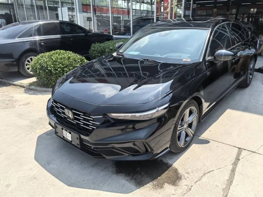 打开图片灯箱:Honda 2026 11th Generation Accord 1.5T Stepless 260TURBO Sports Series Premium Edition Automatic Gear