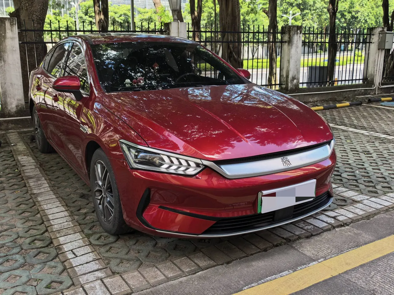 BYD 2021 Qin PLUS EV 500KM Luxury Automatic Gear 3