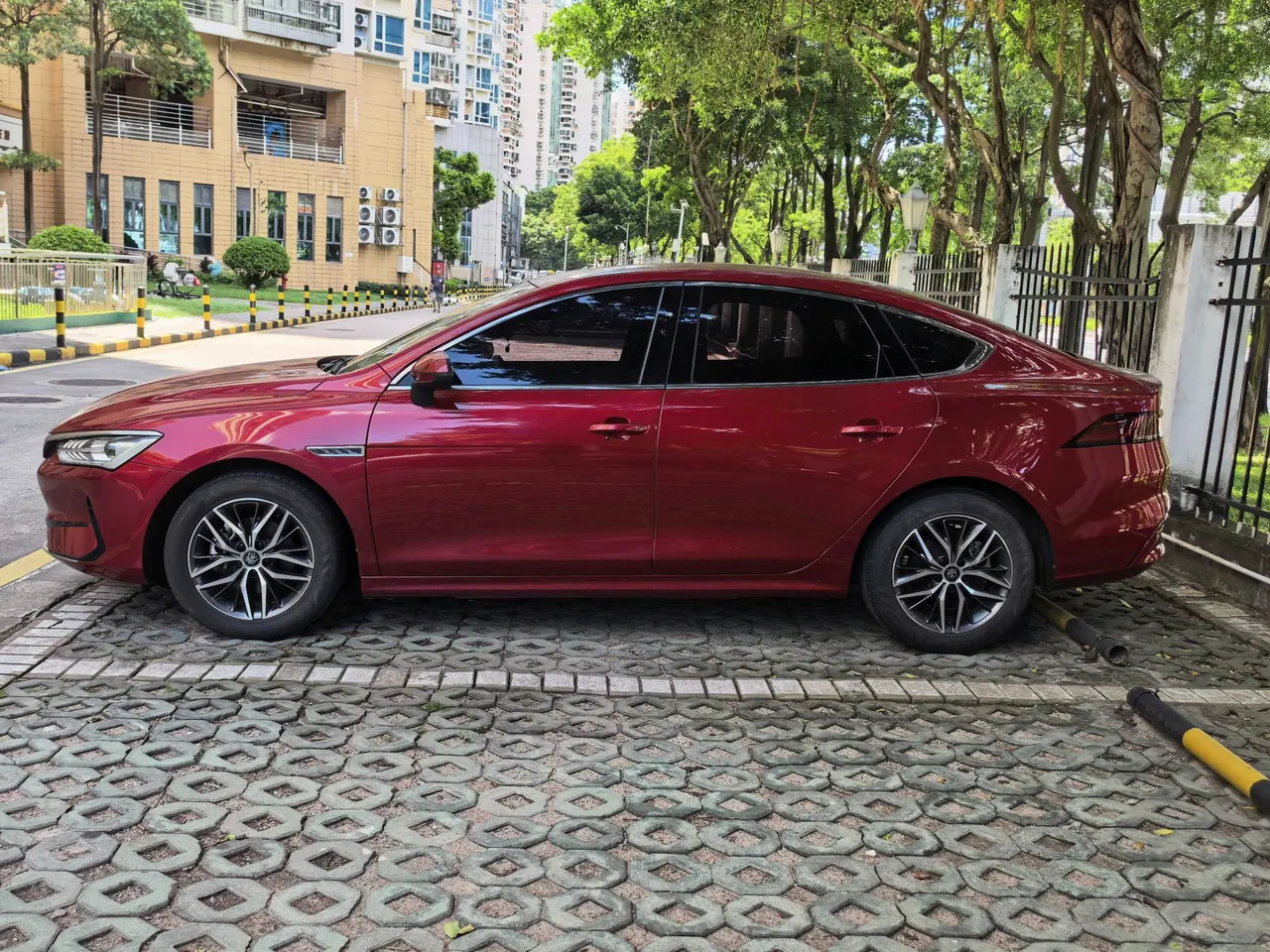 BYD 2021 Qin PLUS EV 500KM Luxury Automatic Gear 4