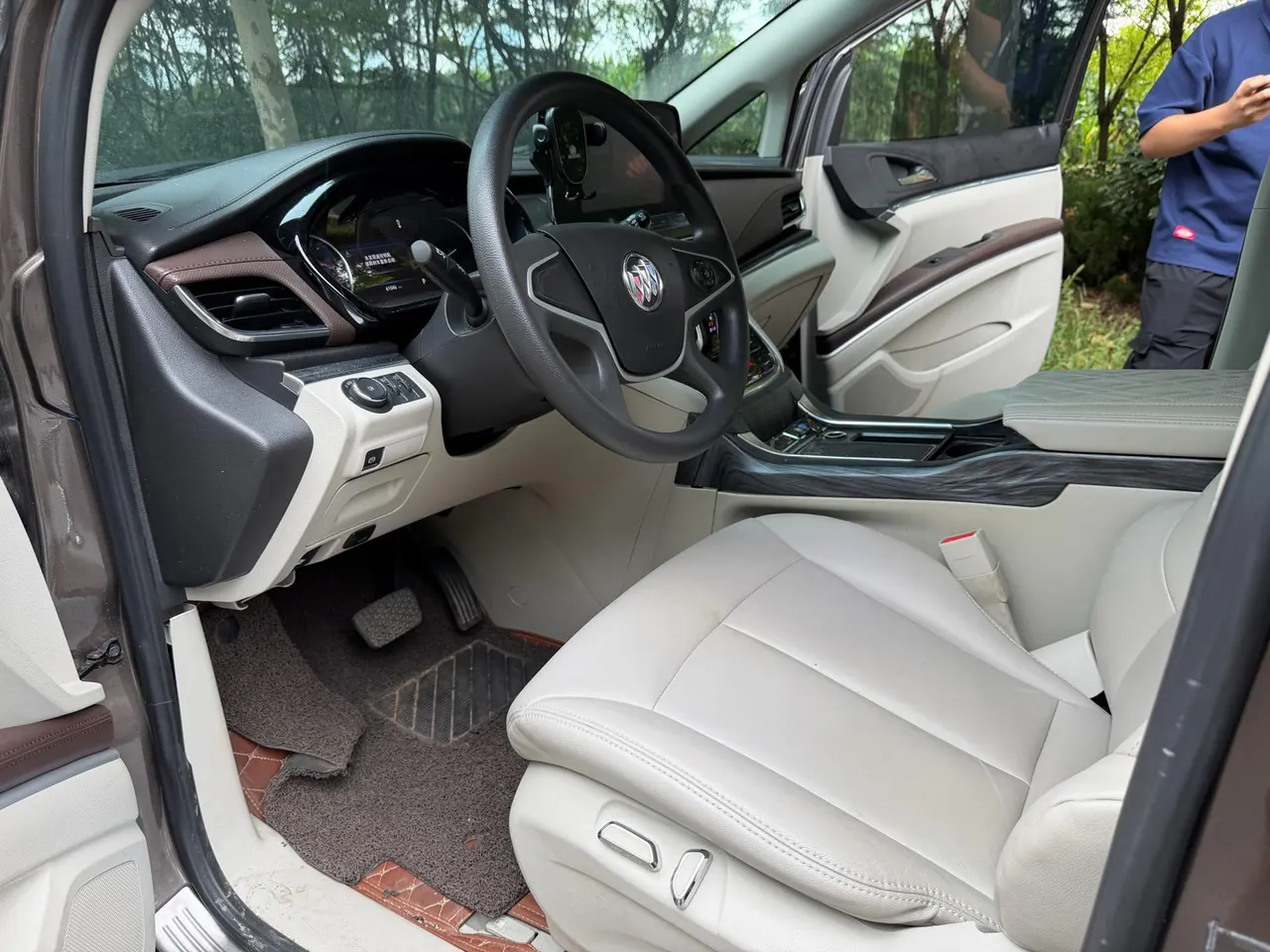 Buick 2021 GL8 Land Business Class 2.0T 652T Comfortable Automatic Gear 4