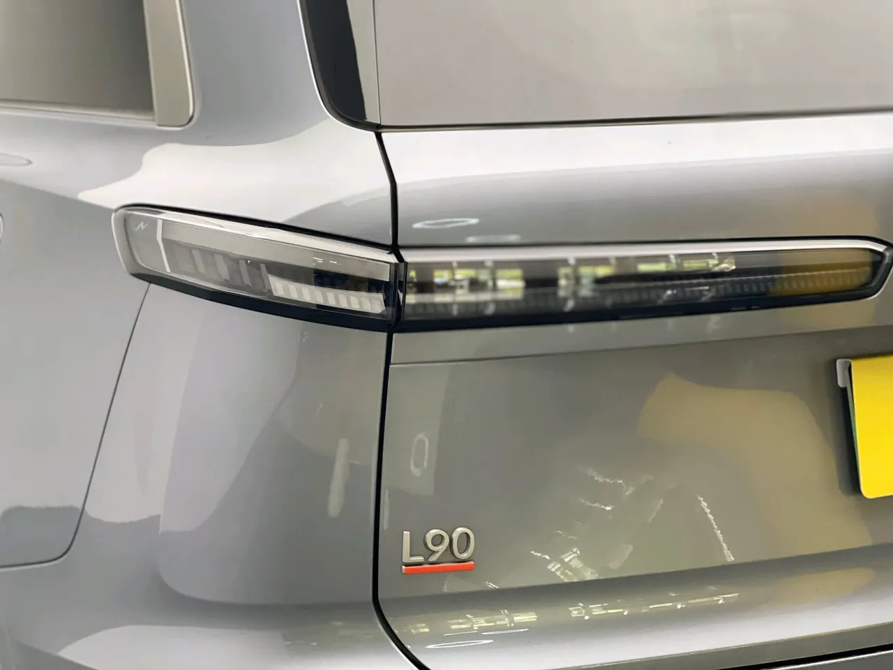 ONVO 2025 L90 Ultra Six‑Seater Automatic 10