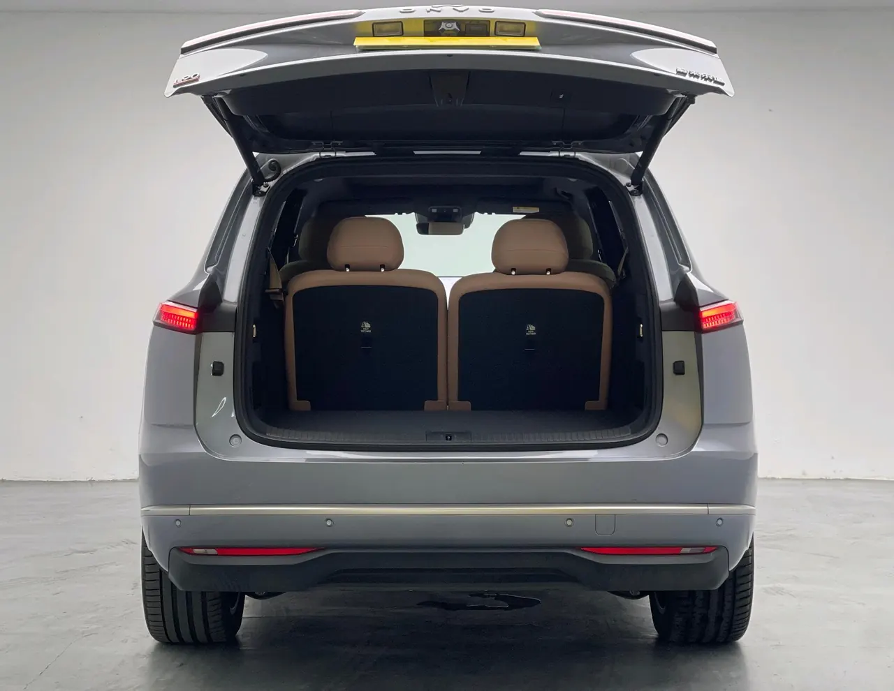 ONVO 2025 L90 Ultra Six‑Seater Automatic 12