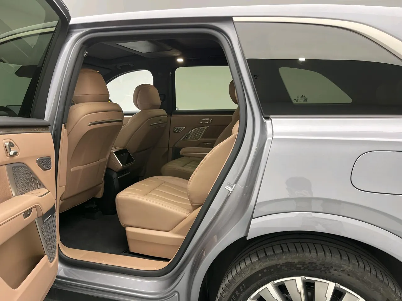 ONVO 2025 L90 Ultra Six‑Seater Automatic 13