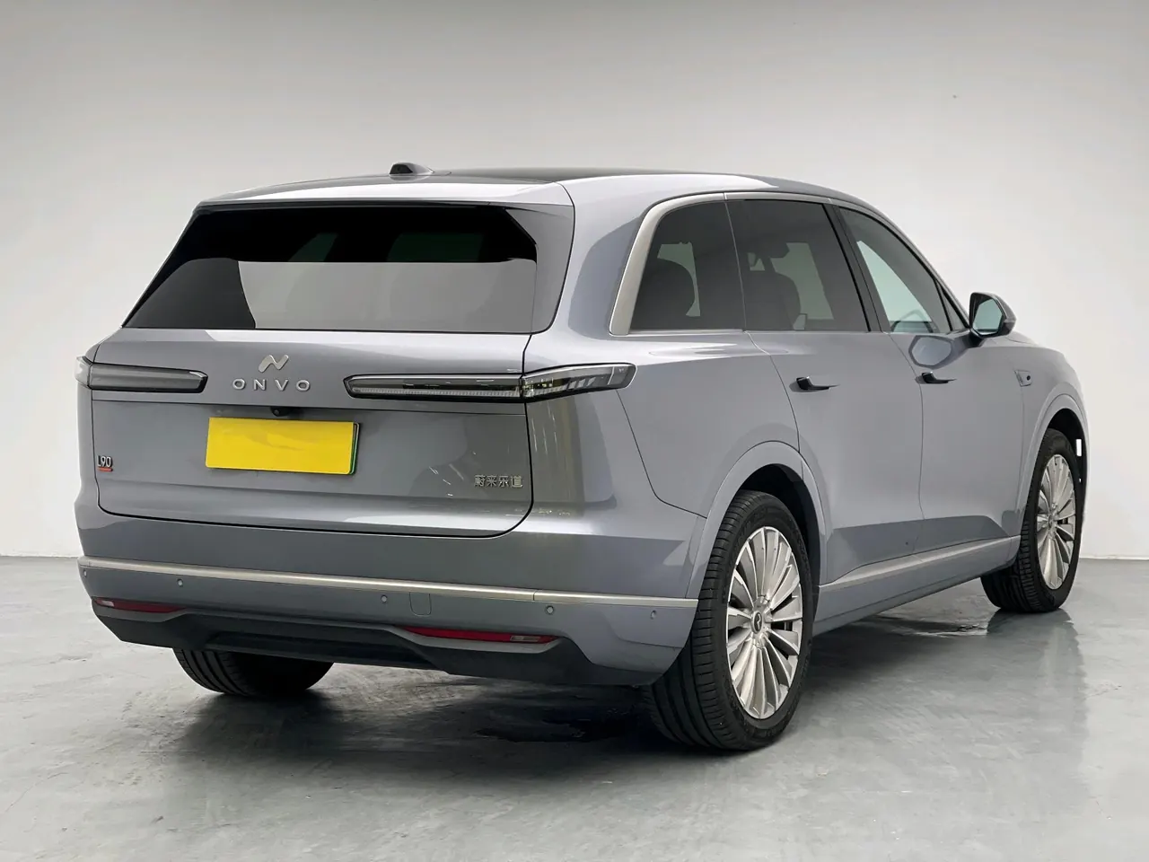 ONVO 2025 L90 Ultra Six‑Seater Automatic 4