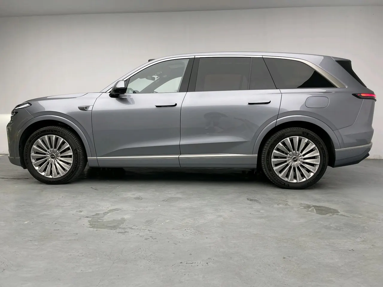 ONVO 2025 L90 Ultra Six‑Seater Automatic 6