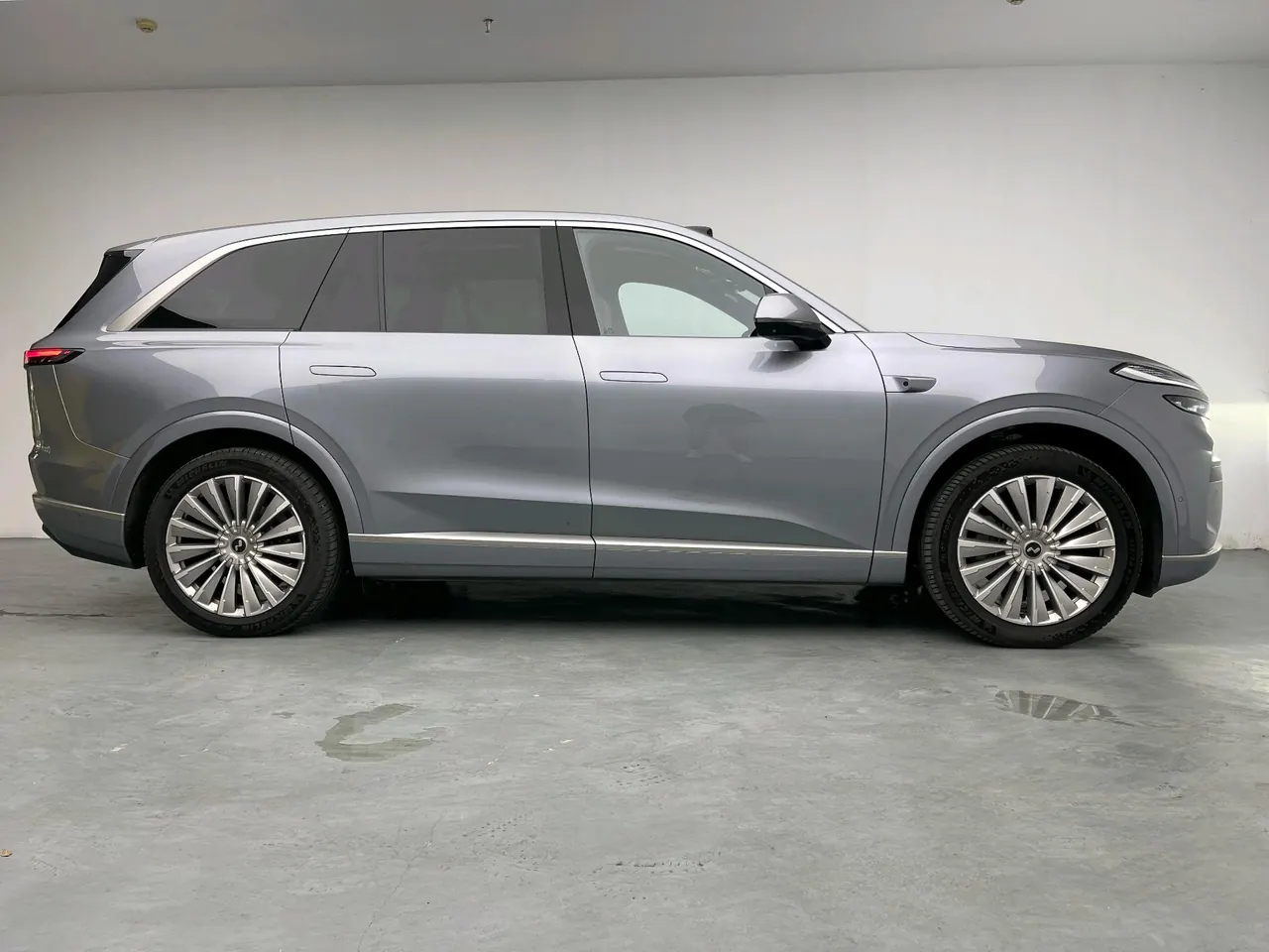 ONVO 2025 L90 Ultra Six‑Seater Automatic 9