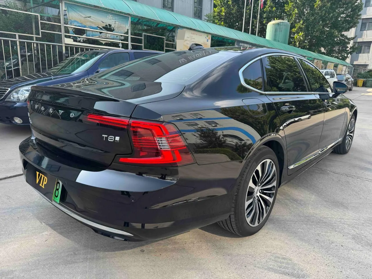 Volvo S90 New Energy 2025 S90 PHEV 2.0T T8 Four-wheel Drive Long Endurance Zhiyi Deluxe Edition Automatic Gear 6