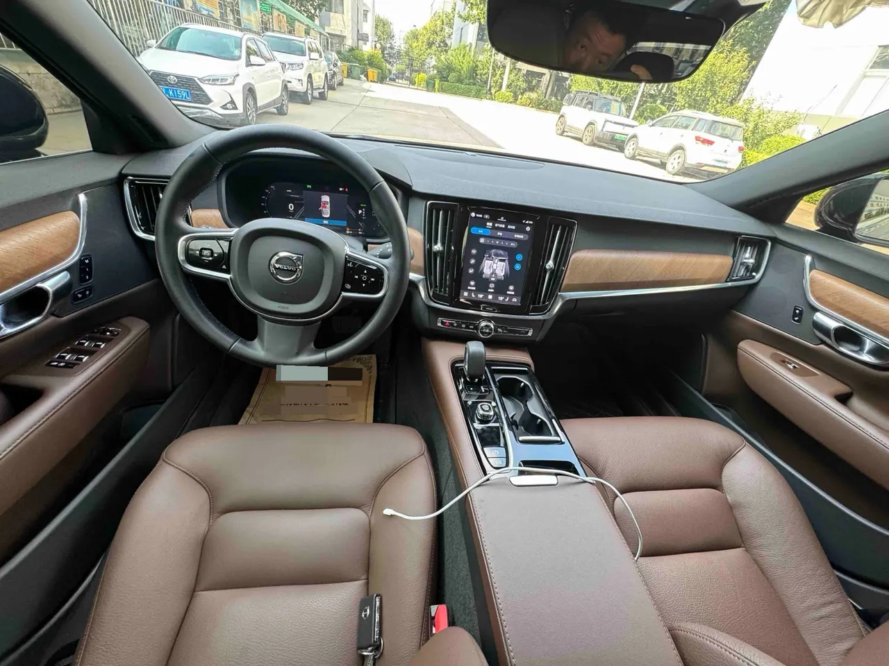 Volvo S90 New Energy 2025 S90 PHEV 2.0T T8 Four-wheel Drive Long Endurance Zhiyi Deluxe Edition Automatic Gear 7