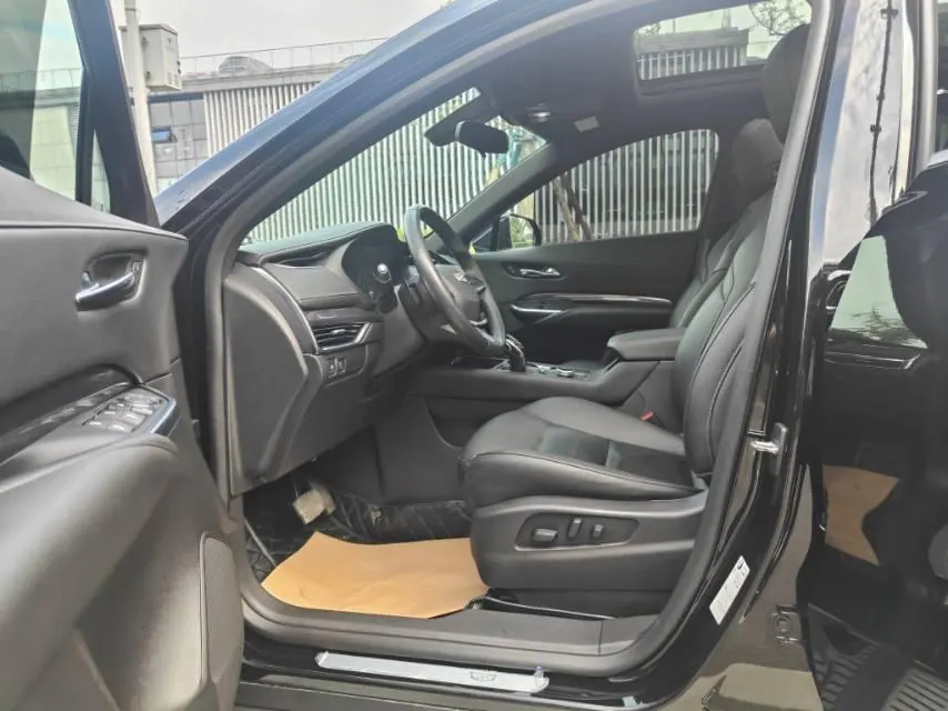 Cadillac 2020 XT4 2.0T 28T Two-Drive Technical Automatic Gear 8