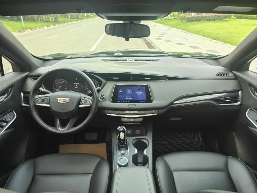 Cadillac 2020 XT4 2.0T 28T Two-Drive Technical Automatic Gear 9
