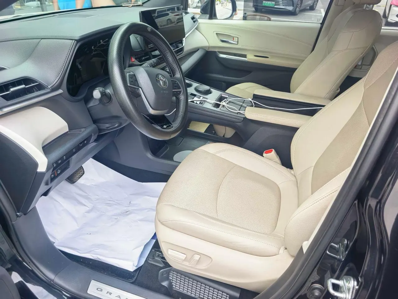 Toyota 2022 Grevia HYBRID 2.5 Stepless Premium Edition Automatic Gear 2