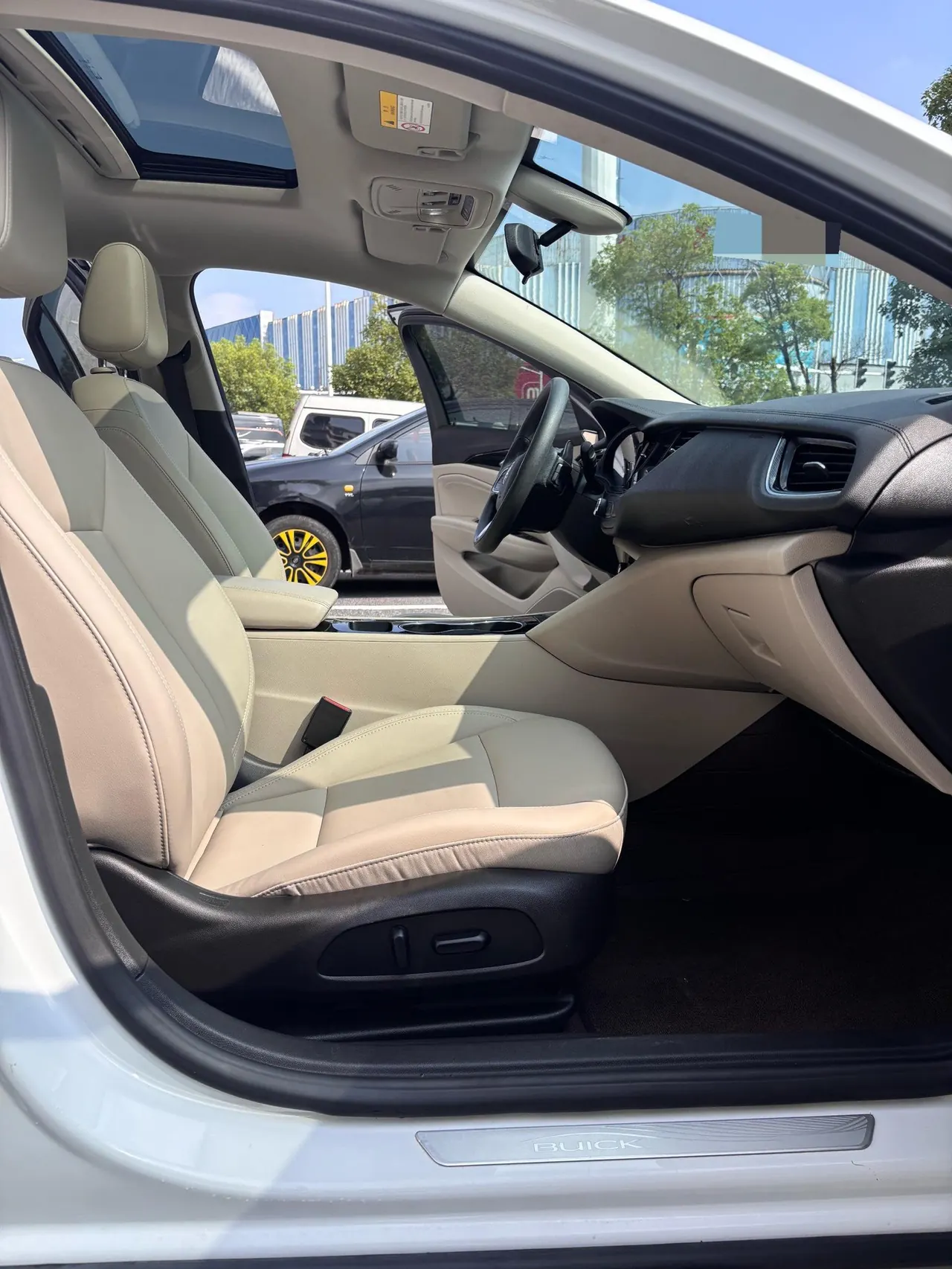 Buick 2020 Regal 1.5T 552T Elite Automatic Gear 2